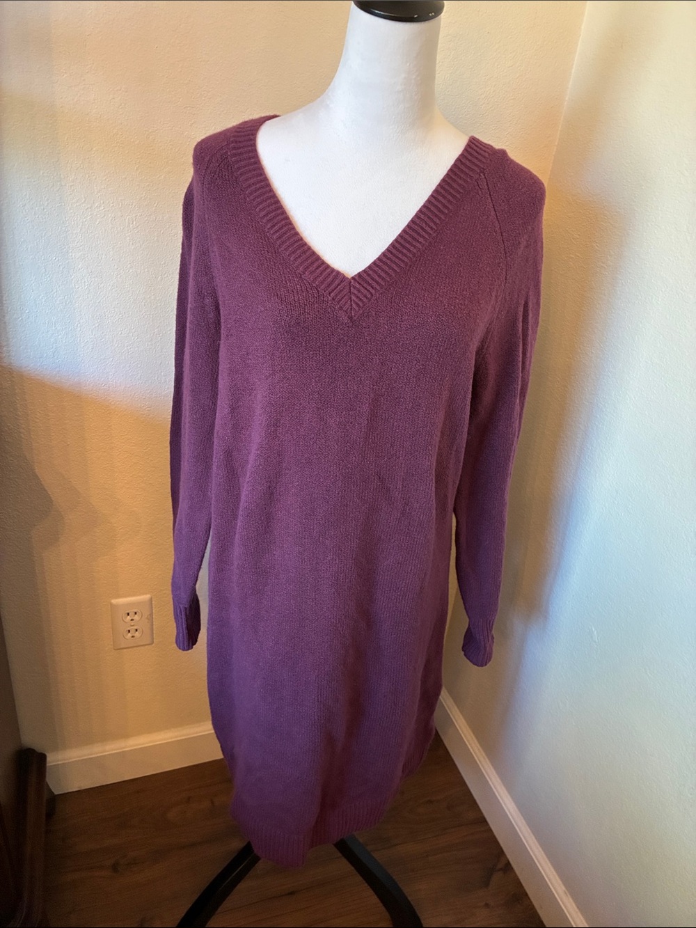Old Navy Women's V-Neck Long Sweater Dress - Plum